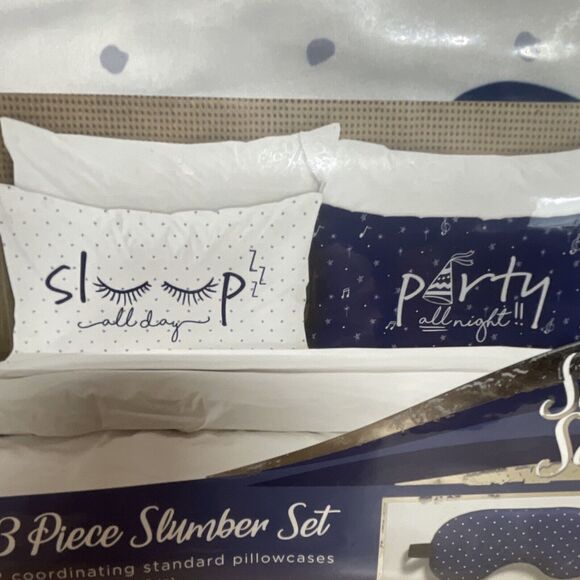 Studio Soleil 3 Piece Slumber Set Sleep & Party Pillow Cases W/Eyemask New - Picture 1 of 4